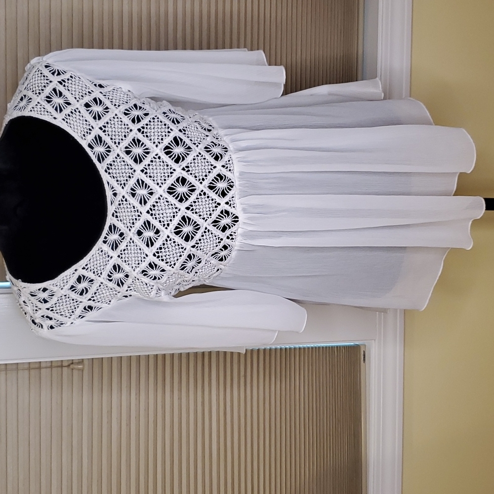 Roz & Ali White Crochet Blouse